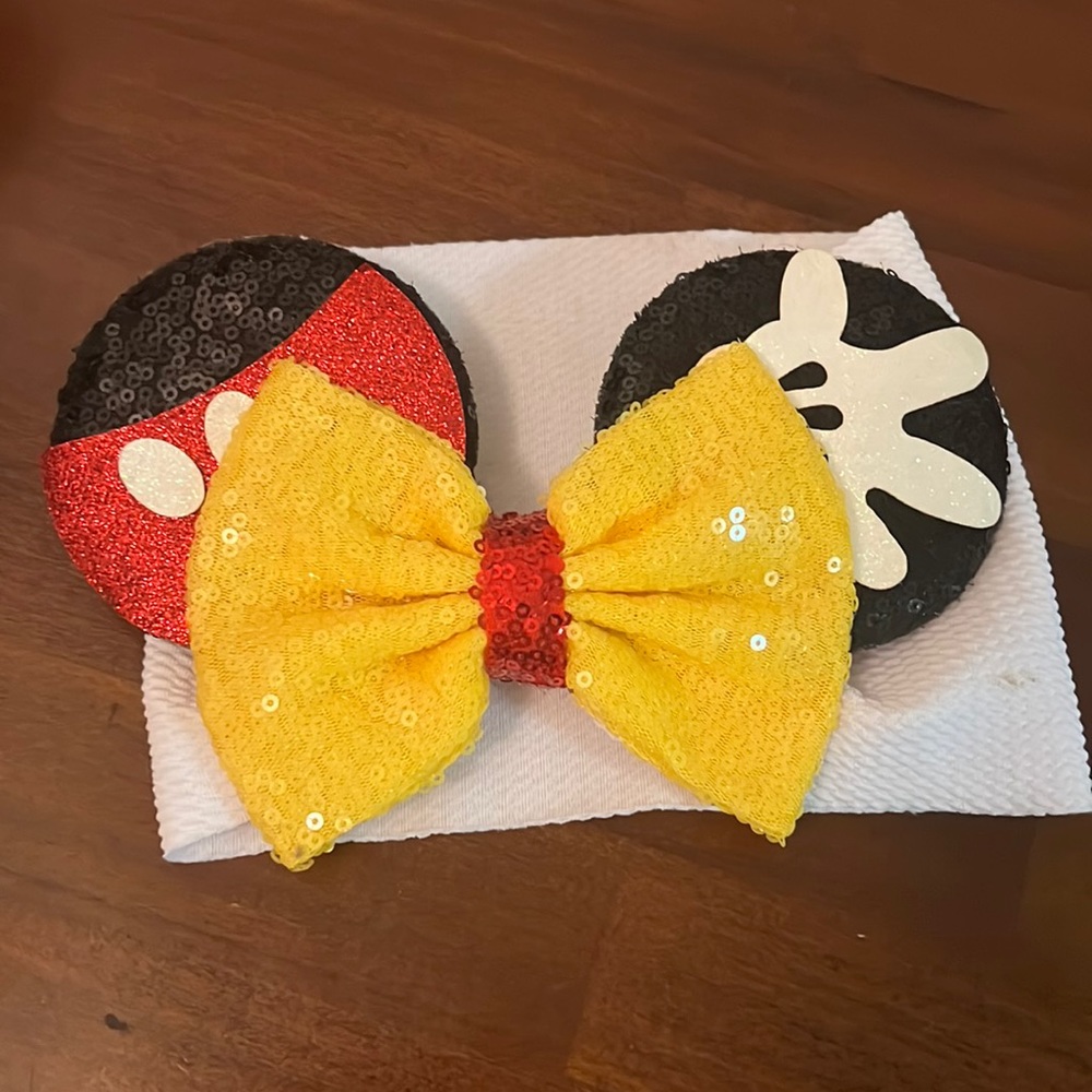 Mickey Mouse Baby Headband! Super cute!